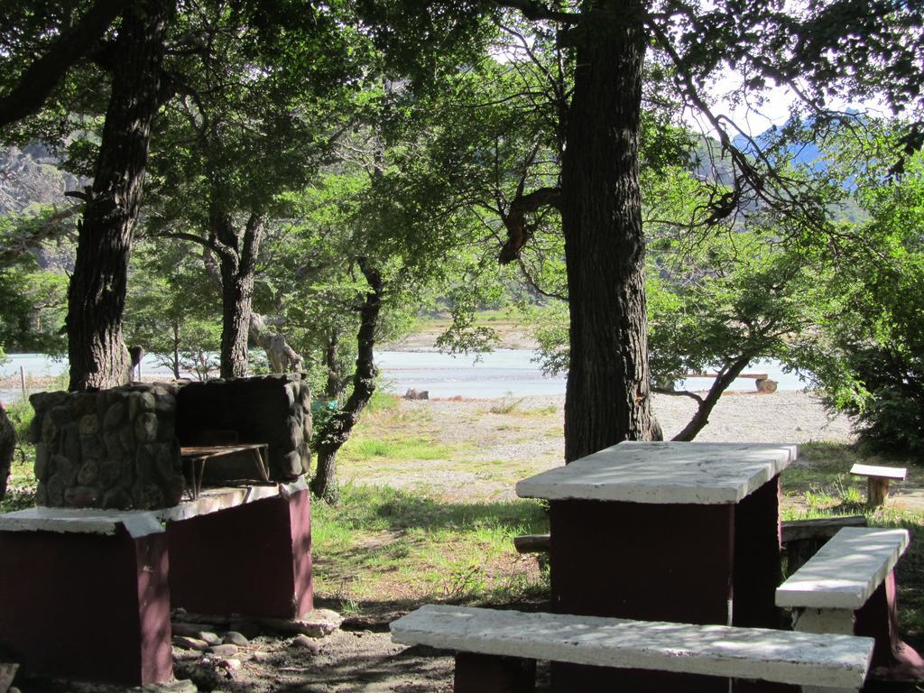 Camping Rio De Las Vueltas エル・チャルテン エクステリア 写真